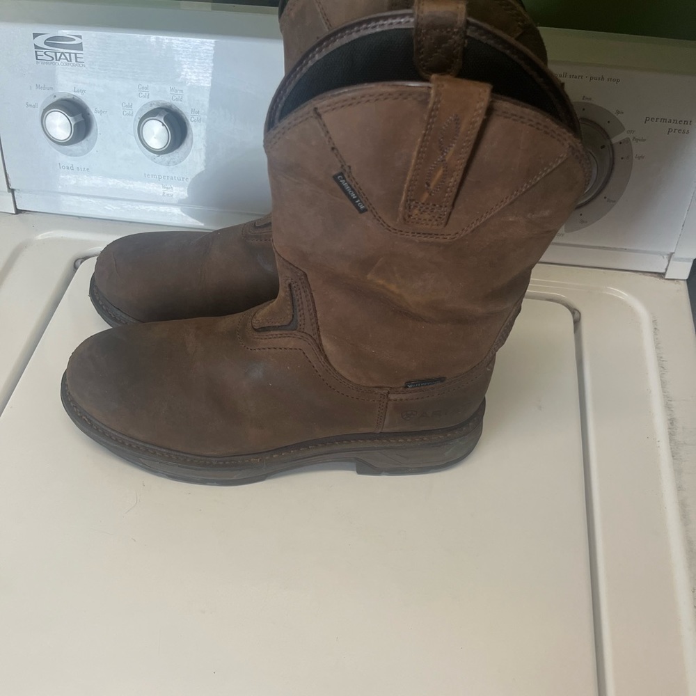 Ariat carbon toe work boots slip on 10 1/2